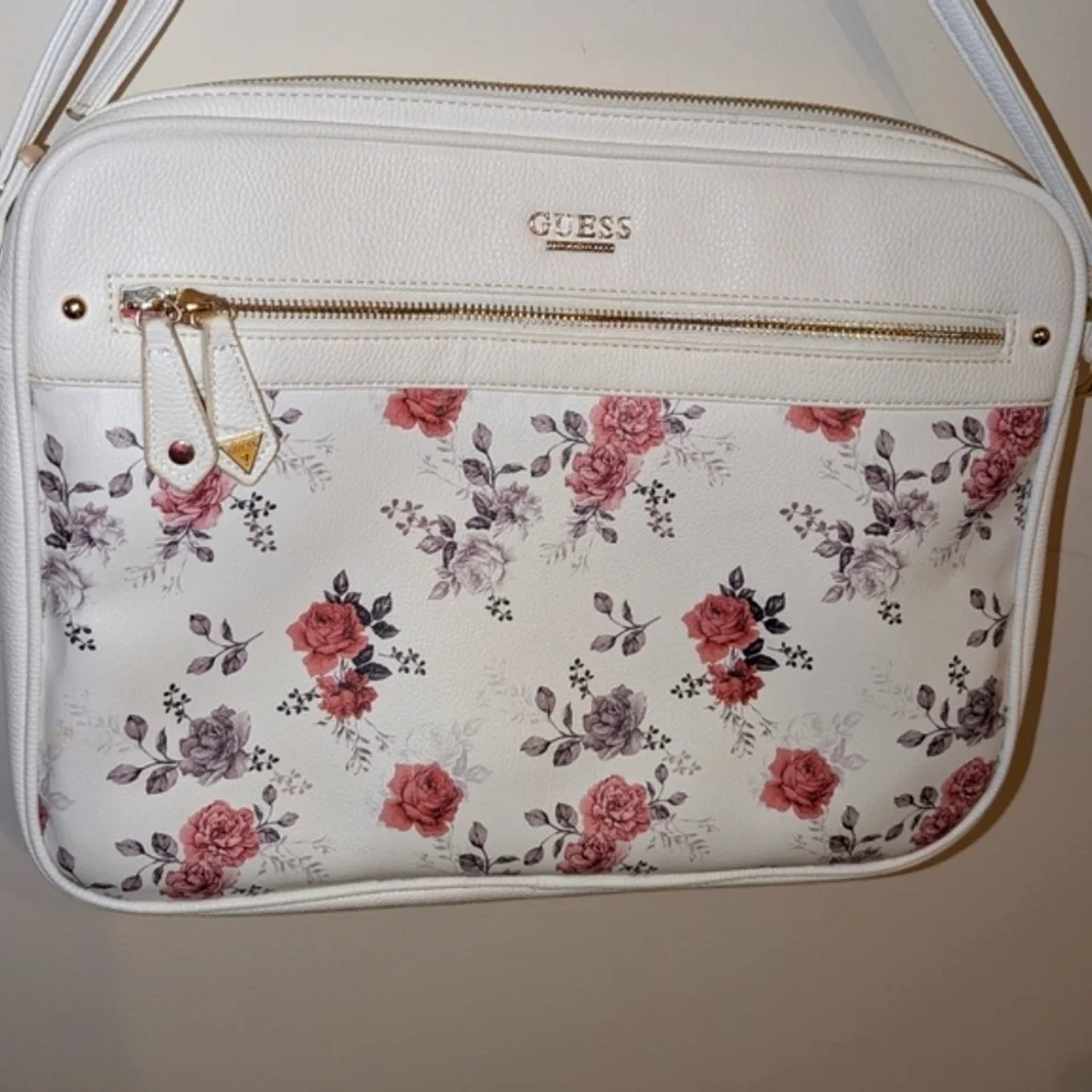 GUESS Floral Print Laptop, EUC